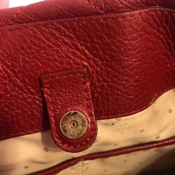 Kate Spade Quilted Gold Coast Maryanne red leather bath with gold hardware. - Picture 7 of 12